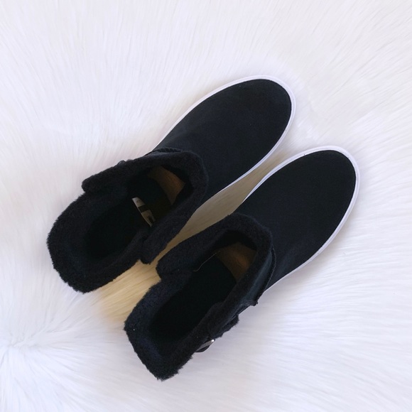 UGG Aika Black Suede Platform Sneaker Boot - Picture 4 of 8